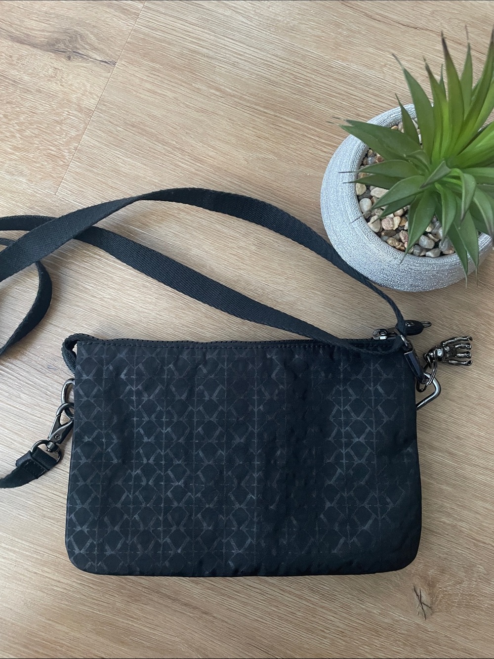 Kipling. Riri Crossbody - Picture 2 of 8